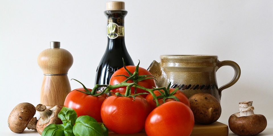 Image showing a bunch of tomatoes and some mushrooms Image showing a bunch of tomatoes and some mushrooms